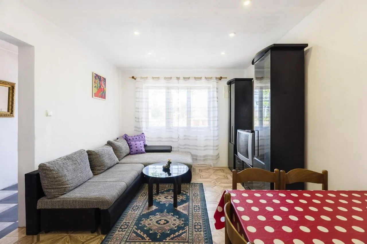 Apartments With A Parking Space Novi Vinodolski - 10270