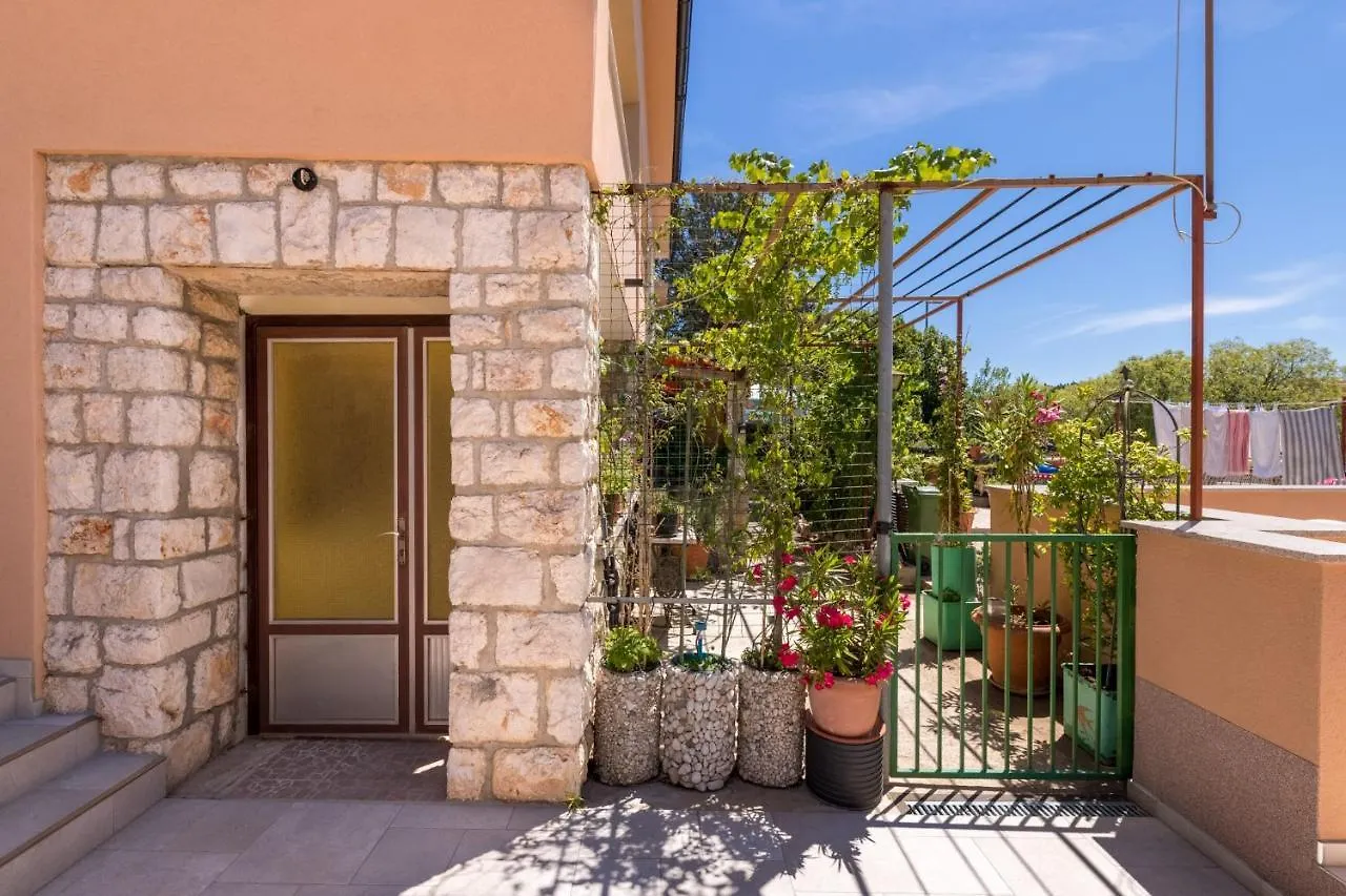 Apartments With A Parking Space Novi Vinodolski - 10270